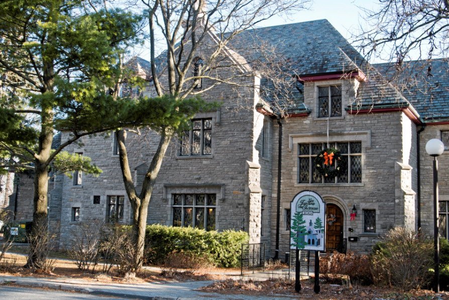 Château Monsarrat, Canada